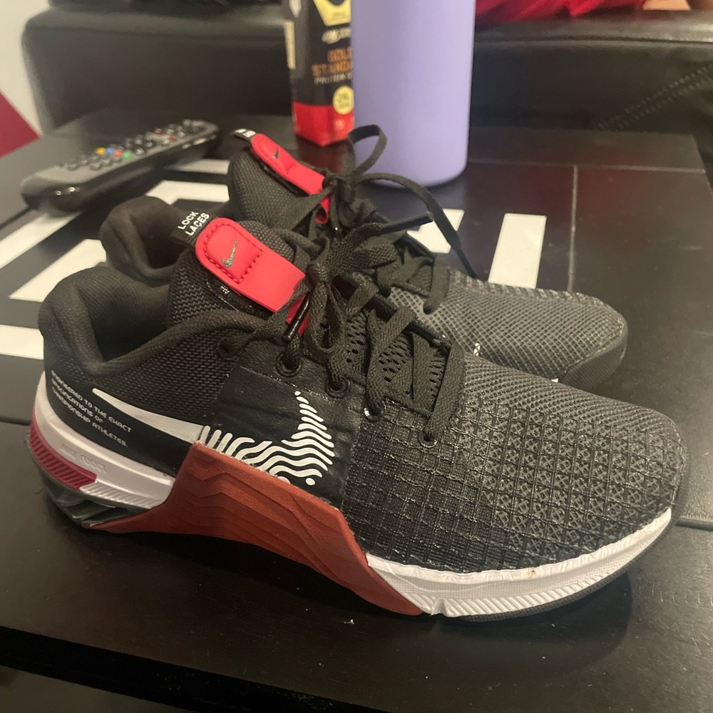 Nike Black and Red women’s shoes size 4.5